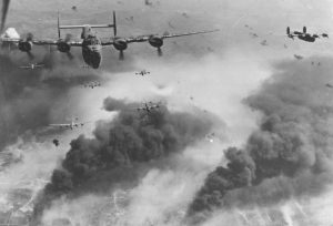 Bombardamentele americane asupra Piteştiului au făcut sute de victime printre civilii nevinovaţi